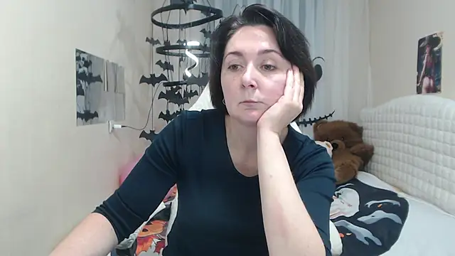 Snapshot of VivianGuchih chatting on November 2025 12:51:02 PM VivianGuchih online show from November 2025 12:51:02 PM