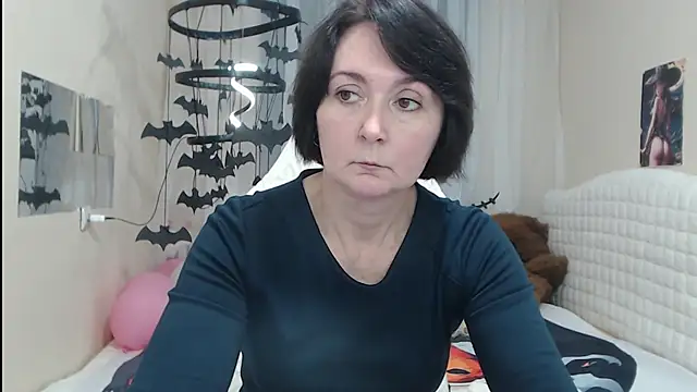 Snapshot of VivianGuchih chatting on November 2025 12:51:01 PM VivianGuchih online show from November 2025 12:51:01 PM