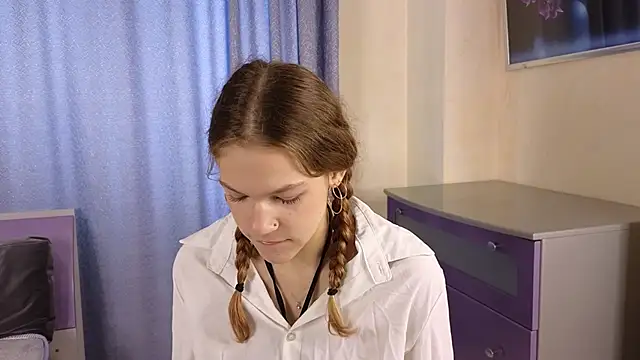 Snapshot of VelvetRisque chatting on October 2025 06:23:01 AM VelvetRisque online show from October 2025 06:23:01 AM