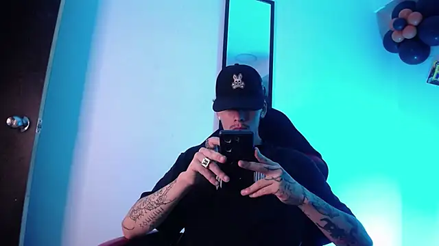 Anhonymus  online show from October 2025 03:39:02 AM