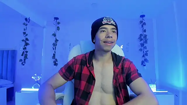 Muscle Scott online show from November 2025 12:18:02 PM