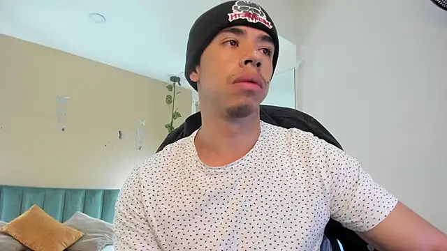 Muscle Scott online show from December 2025 12:45:02 PM