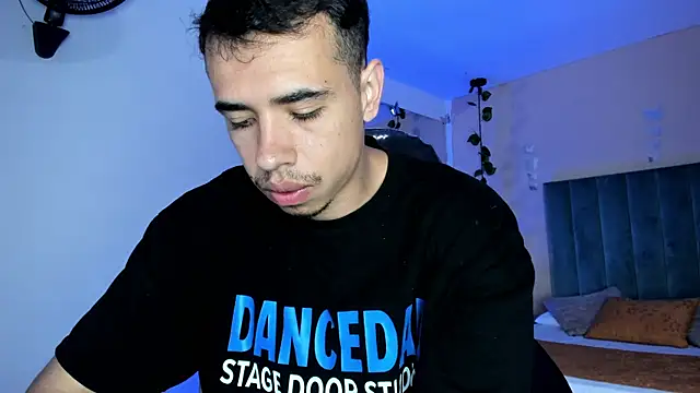 Muscle Scott online show from April 2026 01:01:01 PM