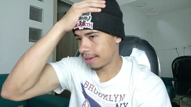 Muscle Scott online show from April 2026 02:11:01 PM