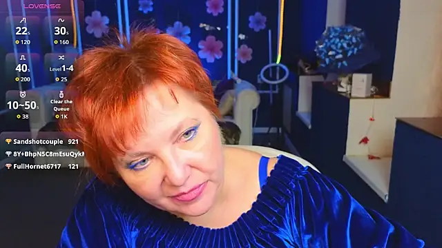 Kira Kenett online show from December 2025 07:53:02 PM