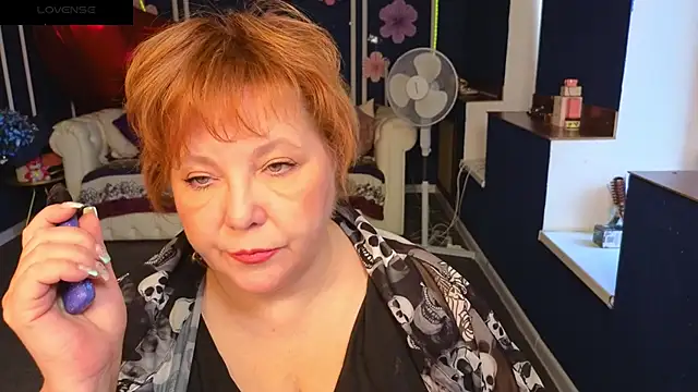 Kira Kenett online show from May 2026 05:27:02 AM