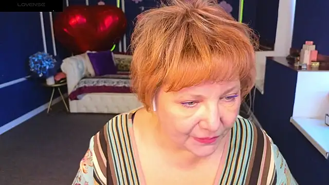 Kira Kenett online show from May 2026 07:26:02 AM