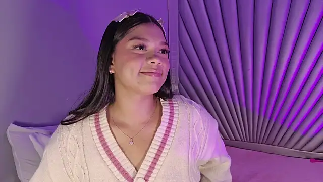 HatsaJones online show from May 2026 04:32:02 AM