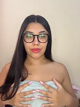 Snapshot of Alexa69xx chatting on December 2025 03:39:01 PM Alexa69xx online show from December 2025 03:39:01 PM