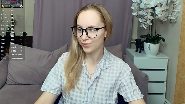 SoonMoor online show from January 2026 07:06:01 PM