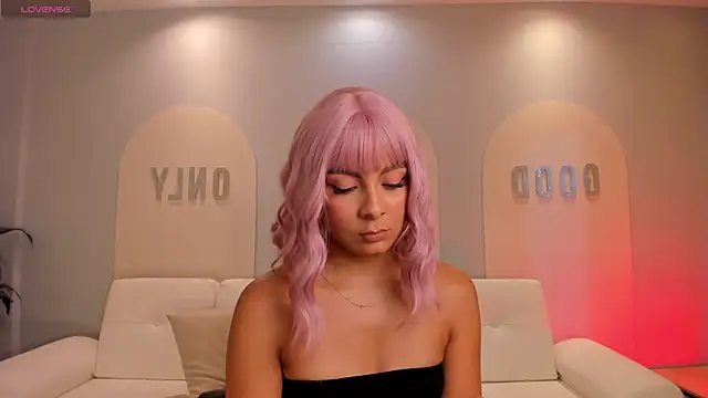 NinaBlum online show from September 2025 03:39:02 AM