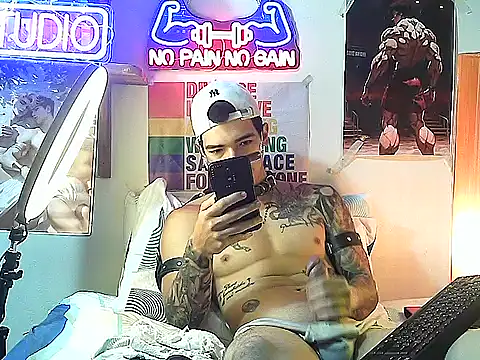 Snapshot of Strongcockfitness chatting on September 2025 06:31:02 PM Strongcockfitness online show from September 2025 06:31:02 PM