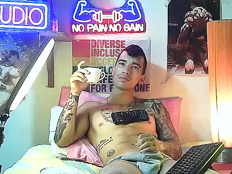 Snapshot of Strongcockfitness chatting on September 2025 04:49:01 AM Strongcockfitness online show from September 2025 04:49:01 AM