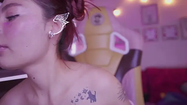 Snapshot of Rebecah_1 chatting on November 2025 03:58:02 PM Rebecah 1 online show from November 2025 03:58:02 PM