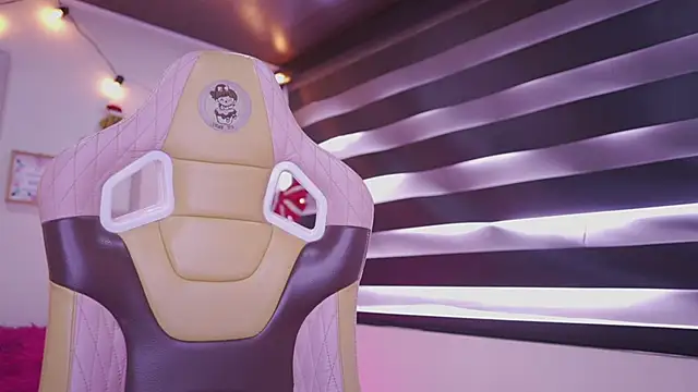 Snapshot of Rebecah_1 chatting on December 2025 01:41:02 PM Rebecah 1 online show from December 2025 01:41:02 PM