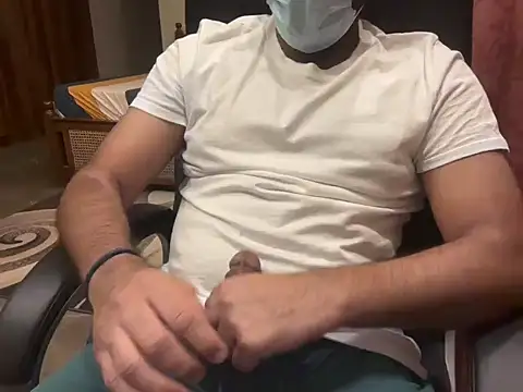 Snapshot of BobgaBonga chatting on October 2025 05:31:02 PM BobgaBonga online show from October 2025 05:31:02 PM