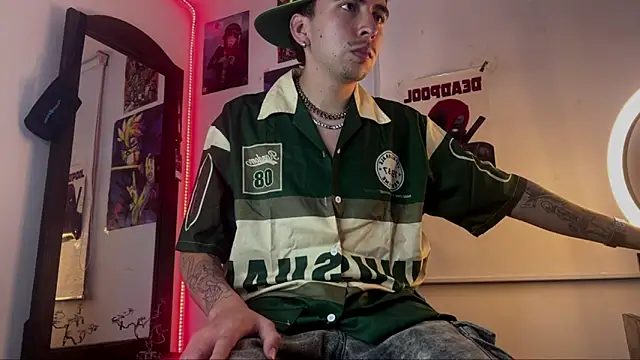 Snapshot of liamty_luxor chatting on October 2025 11:25:02 PM liamty luxor online show from October 2025 11:25:02 PM