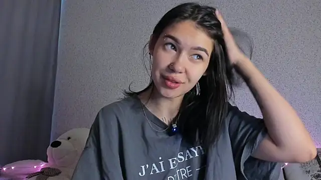 Snapshot of ArianaWalker77 chatting on September 2025 03:08:02 AM ArianaWalker77 online show from September 2025 03:08:02 AM