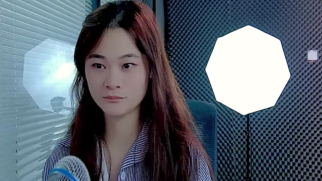 Snapshot of Xxq-20 chatting on September 2025 07:53:01 AM Xxq-20 online show from September 2025 07:53:01 AM