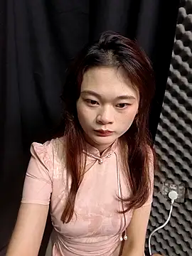 Snapshot of Xxq-20 chatting on October 2025 08:35:01 AM Xxq-20 online show from October 2025 08:35:01 AM