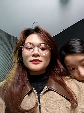 Snapshot of Xxq-20 chatting on October 2025 12:55:01 PM Xxq-20 online show from October 2025 12:55:01 PM