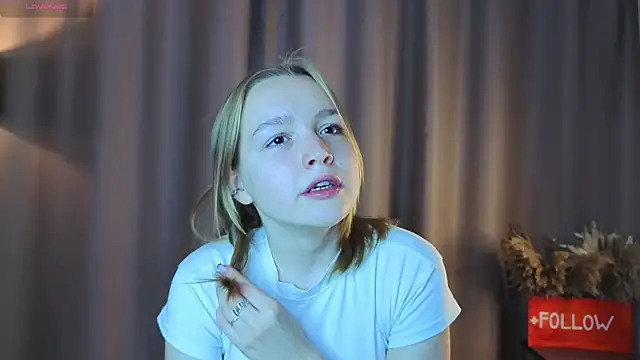 VinnieSerrano online show from September 2025 01:02:01 PM