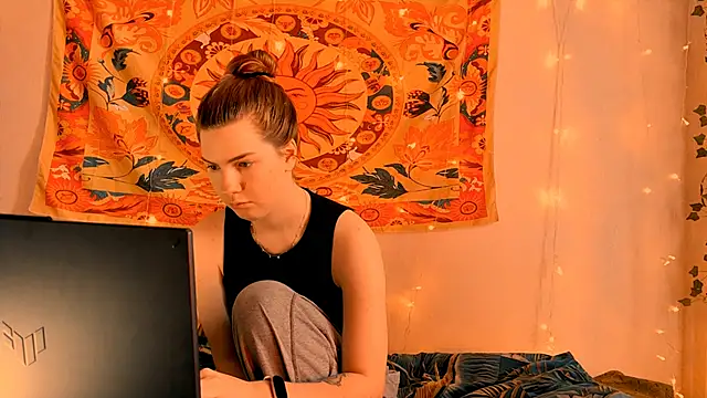 AliceCUNTach online show from April 2026 05:03:01 AM