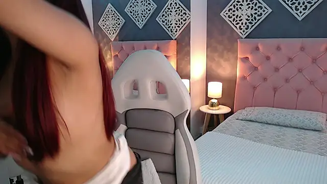 Maia Reficco online show from October 2025 11:52:02 AM