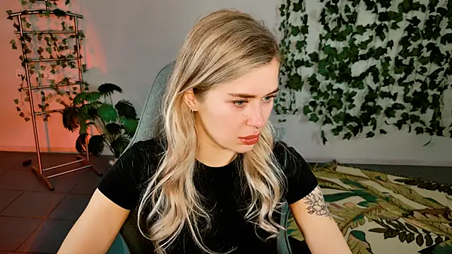 AdelLoyss online show from September 2025 05:07:01 AM