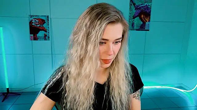 AdelLoyss online show from October 2025 01:09:02 PM