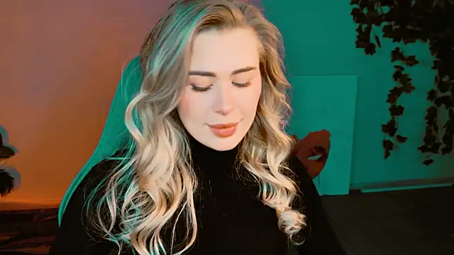 AdelLoyss online show from October 2025 01:06:02 PM