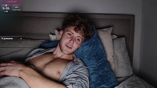 DominantAlex18 online show from March 2026 07:06:02 PM