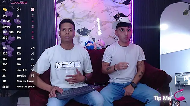 Snapshot of SpicyBoys_X chatting on October 2025 11:25:02 PM SpicyBoys X online show from October 2025 11:25:02 PM