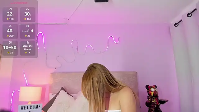 EmaRae1499 online show from October 2025 08:19:02 PM