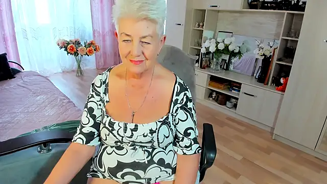HotandMature online show from May 2026 11:07:02 AM
