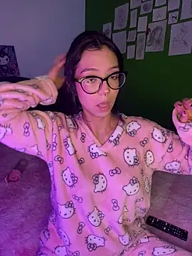 Valen-Foxx online show from October 2025 06:23:02 AM