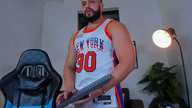 Justin kingX7 online show from April 2026 04:48:02 AM