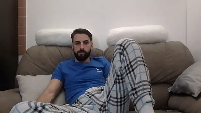 Amicisegreti online show from January 2026 08:58:01 PM