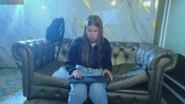 Snapshot of Olivia11_ chatting on December 2025 11:27:02 AM Olivia11 online show from December 2025 11:27:02 AM