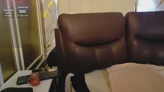 Olivia11  online show from April 2026 01:14:01 PM