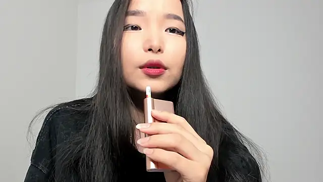 Soyun Mia online show from May 2026 01:28:01 PM