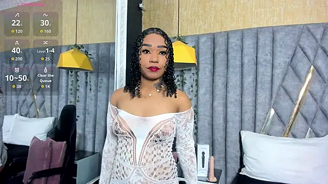 Snapshot of SkylerBloomm chatting on March 2026 03:43:01 AM SkylerBloomm online show from March 2026 03:43:01 AM