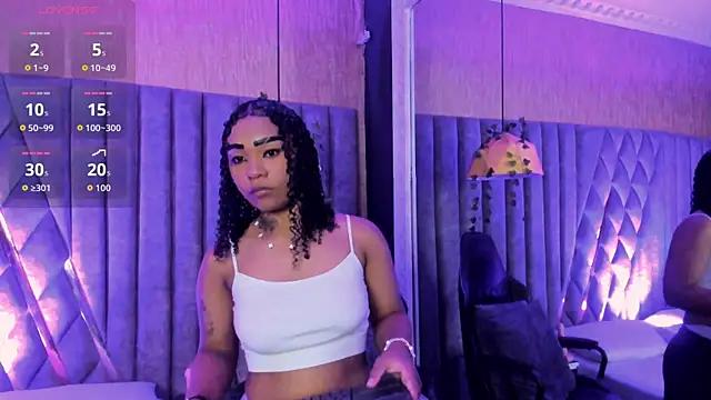 Snapshot of SkylerBloomm chatting on March 2026 03:43:02 AM SkylerBloomm online show from March 2026 03:43:02 AM