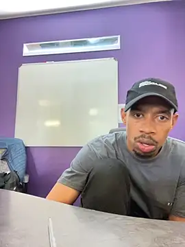 Snapshot of fitsexyman chatting on November 2025 12:31:02 PM fitsexyman online show from November 2025 12:31:02 PM