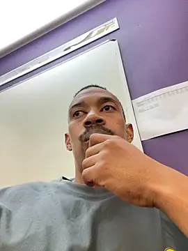 Snapshot of fitsexyman chatting on November 2025 07:31:02 AM fitsexyman online show from November 2025 07:31:02 AM