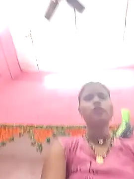 Manvi tyagi online show from October 2025 03:14:02 PM