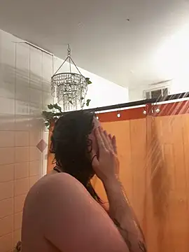 Snapshot of crashnasty chatting on February 2026 05:00:02 AM crashnasty online show from February 2026 05:00:02 AM