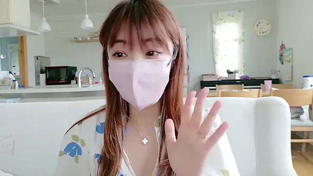 Snapshot of SUZU_1201 chatting on May 2026 11:35:01 PM SUZU 1201 online show from May 2026 11:35:01 PM