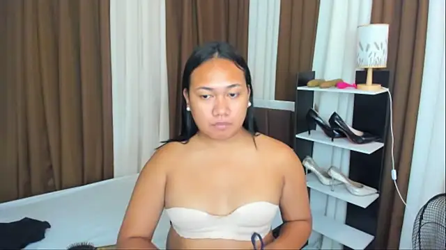 TsUncutKaren online show from September 2025 05:40:01 AM