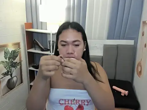 TsUncutKaren online show from December 2025 04:59:02 PM